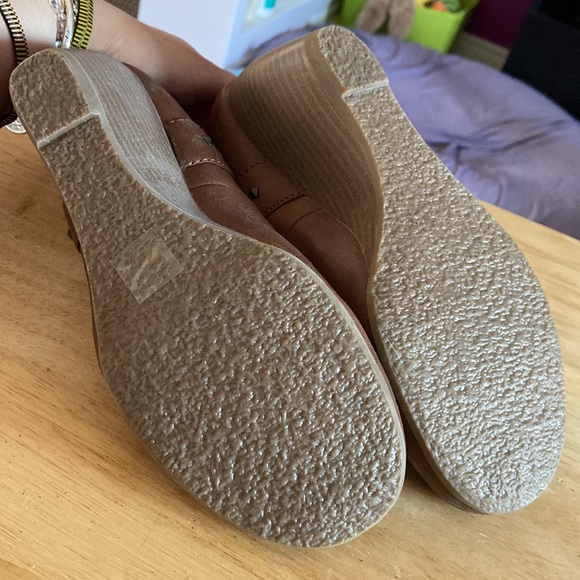 NWOT brown studded shoes - Picture 4 of 4